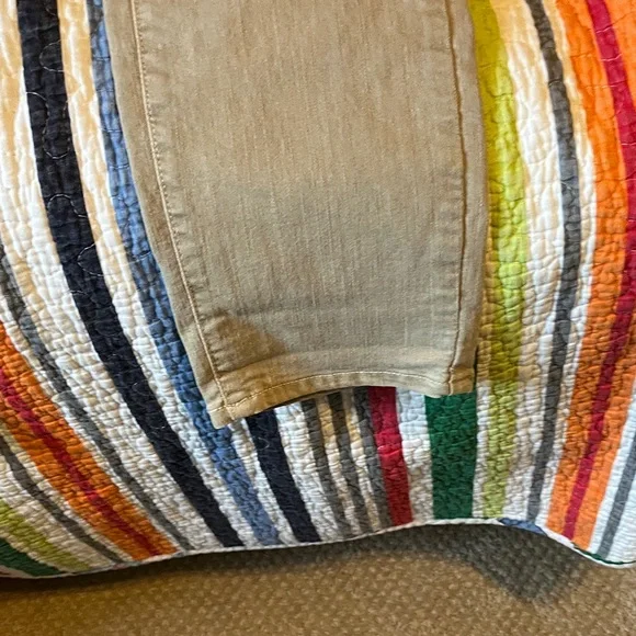 PAIGE Beige Patterned Denim - Picture 5 of 11